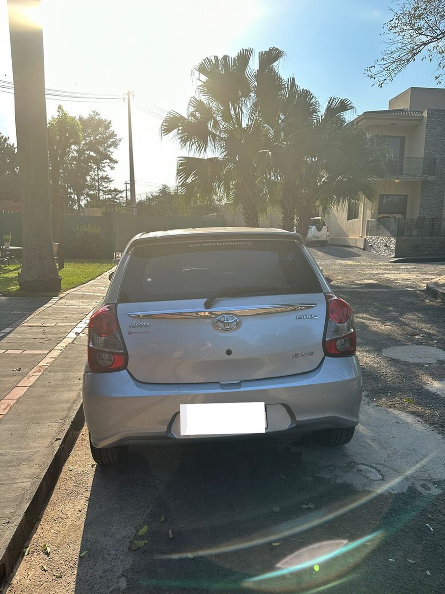 enriama19's tweet photo. Mi amigo vende todo y se va del país! 

•Etios flex 2020 mecánico.
•29.000 KM
•Mantenimiento al día, todos en toyotoshi.

Impecable y no podría ser menos: Aire congela! 

Consultas al 0971819544, precio negociable.- https://t.co/FLeORowqpY