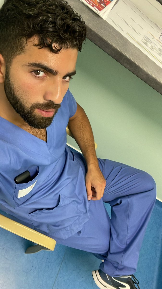 Dean_Winchy_'s tweet photo. Nurses can sit sometimes? https://t.co/EBaEZnJmwR