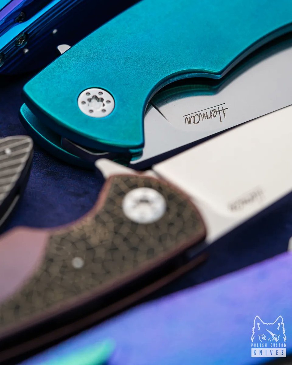 PolishKnives's tweet photo. New Herman Knives drop 🪂 is live now !!!😁
Knives made by 🇵🇱 @hermanknives_official
Foto made by @erikoromantiko #sting #mantis #ishtar #microsting #cpmmagnacut #cpmmagnacutsteel #m398 #elmax #timascus # blacktimascus #polishcustomknives https://t.co/WkjS3JBEss https://t.co/iHbQjoruGf