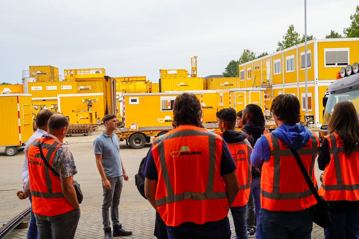 Donderdag 25 augustus verwelkomden we een groep enthousiaste studenten van ROC Mondriaan Den Haag bij Mourik!

🙏 Dank aan ROC Mondriaan en Rijkswaterstaat voor deze samenwerking. We kijken uit naar nog meer leerzame momenten samen!

#MourikMaaktMorgen #Toekomst #LerenEnStuderen