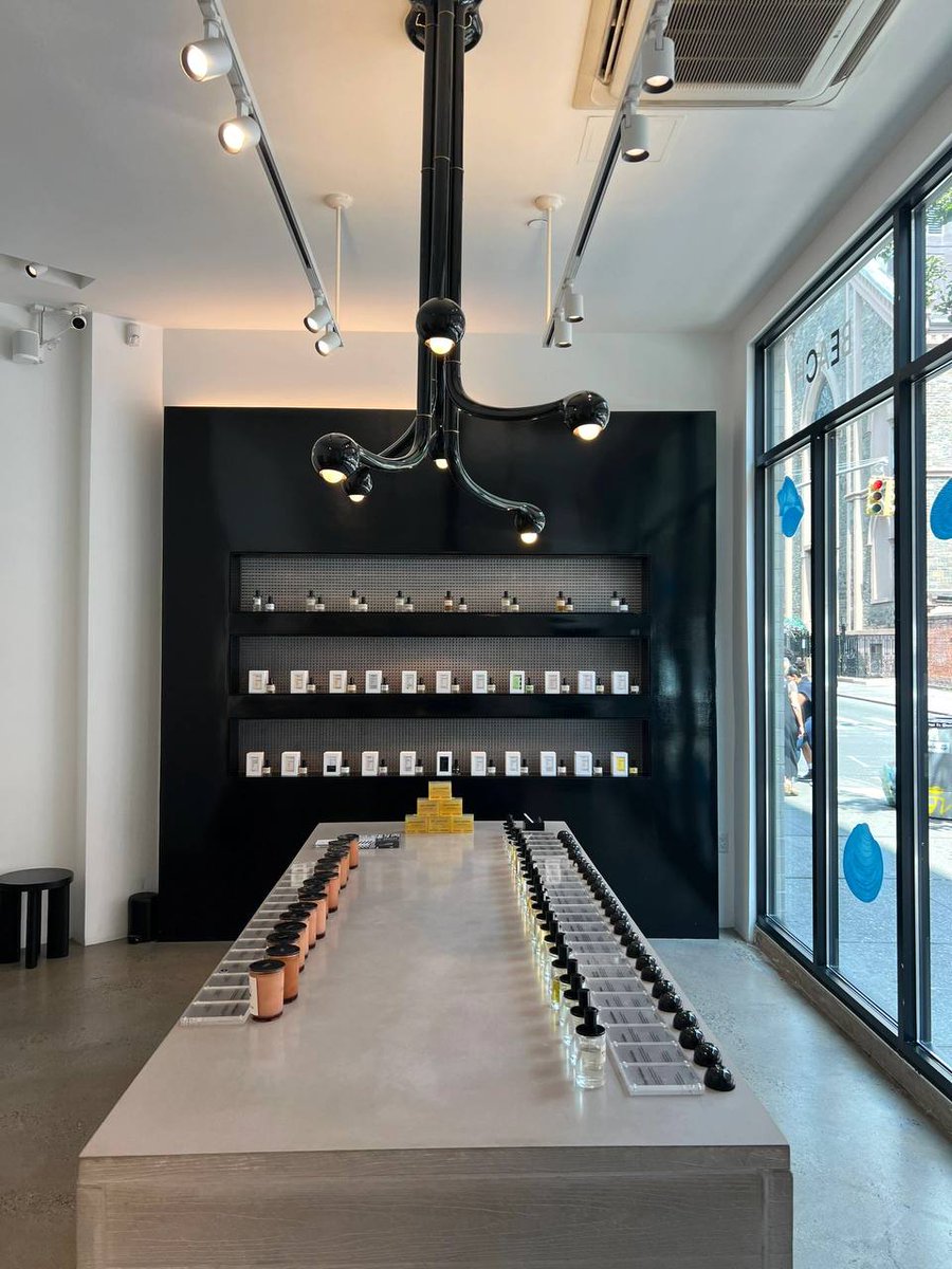 AndyJuan0318's tweet photo. New York's most complete perfume gathering street Locate Le Labo in soho at 233 
#America #New York https://t.co/vfO2S4vXpI