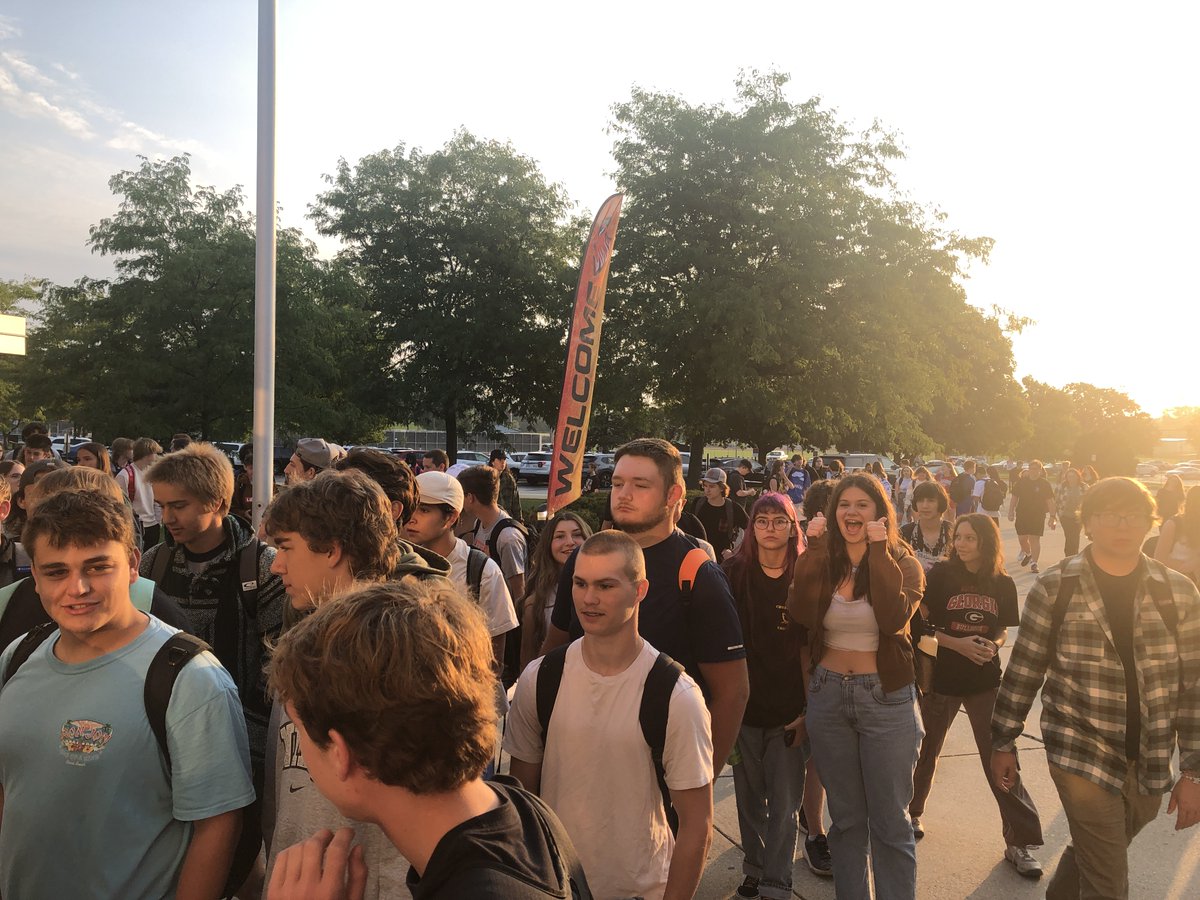 HUHS_District's tweet image. #firstdayvibes It&apos;s going to be a great year! #oriolepride