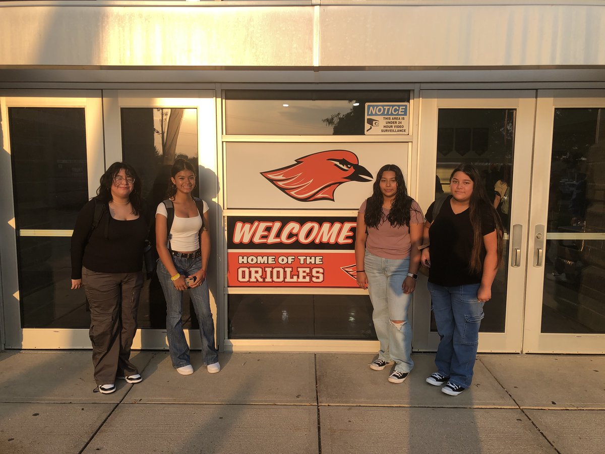 HUHS_District's tweet image. #firstdayvibes It&apos;s going to be a great year! #oriolepride