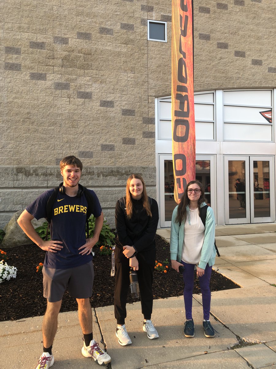 HUHS_District's tweet image. #firstdayvibes It&apos;s going to be a great year! #oriolepride