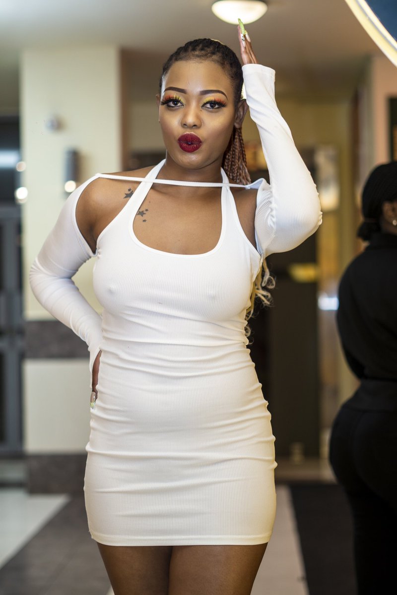 NRGRadioKenya's tweet image. RECAP!

It’s a HENNESSY affair🔥🔥🔥😎
How do you like your drink??
Softlife Sundayzzz😎😎🙌🏾
@africanelitepr

#hennessyke  #HennyOnTheMove #hennessykenya #nrgradiokenya