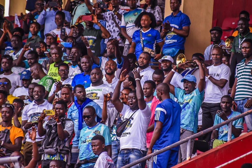 KobbaMusa's tweet photo. Sports has the power to bring people together and ignite the spirit of competition." 🏆⚽
On Sunday, 27th August, I joined the people of Bo to rally behind our beloved Bo Rangers in their  match against LISCR FC of Liberia at Monrovia's SKD Sports Complex. https://t.co/Uv5ggwBoo7