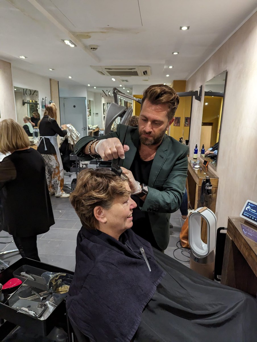 Did you know we have one of the best salons in Bath right here in Milsom Place?

The team at @noisalonbath earned their reputation through their incredible attention to detail and unbelievable customer service.