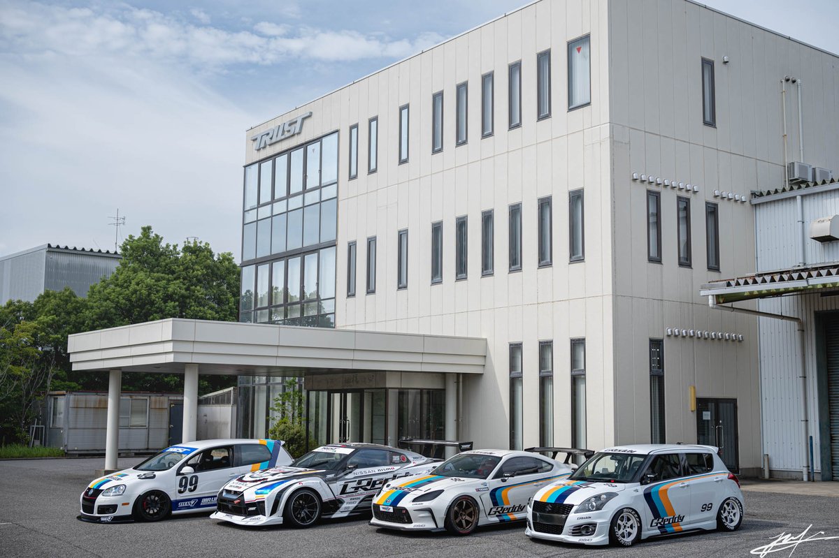 81racing_mw's tweet photo. team TRUST
トラスト本社にお邪魔させていただきました。
貴重なお時間ありがとうございました!
#TRUST #trustracing #GReddy https://t.co/76RKVeM1SM
