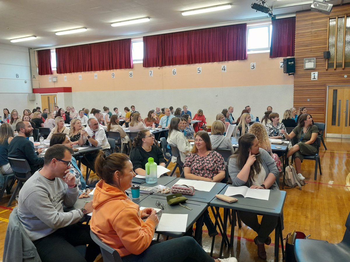 NroPrincipal's tweet photo. DC welcomes staff @dunclugcollege and @DunclugPS to CPD session 2 with the Middletown Centre for Autism. Majella is delivering a workshop for Learning Styles &amp; Visual Methds and Understanding Behavioural Responses. @ForMiddletown @autismcentre @CSSC_NI https://t.co/XeX1uqHb9c