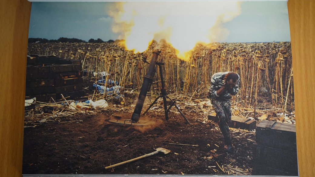 A photo book "Ilovaysk" has been published online. It is a collection of photographs by Oleksandr Glyadyelov, Max Levin, Markiyan Lysyiko and Maksym Dondyuk.

The book contains 📷 that testify the events of the first assault on #Ilovaisk on August 10.
👇
online.fliphtml5.com/shmgn/geru/#p=…