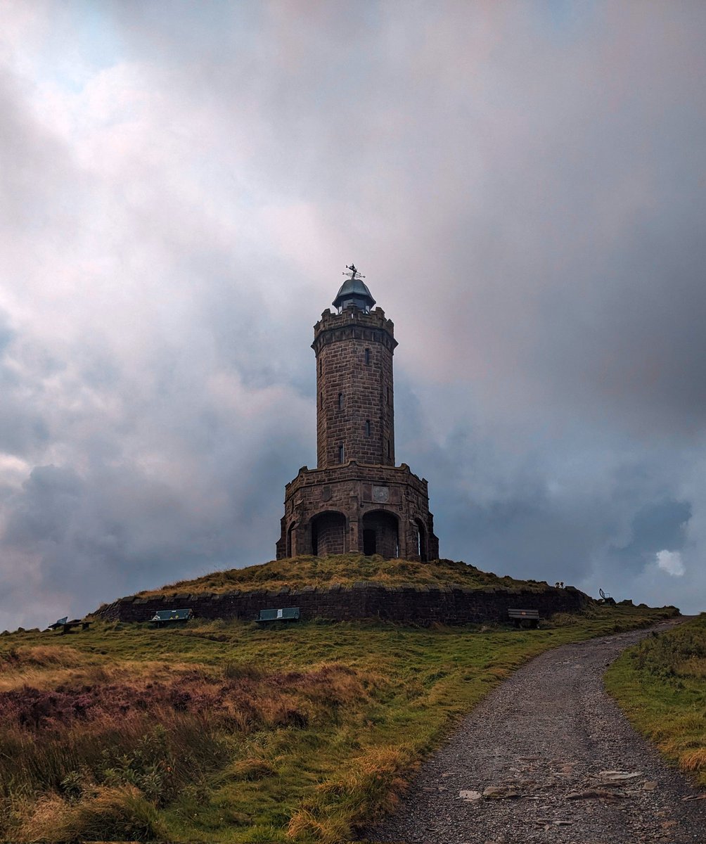 adelej03's tweet photo. Walk up #darwentower #favouritewalk #walks #LANCASHIRE #darwen https://t.co/TnFFmwnD3s