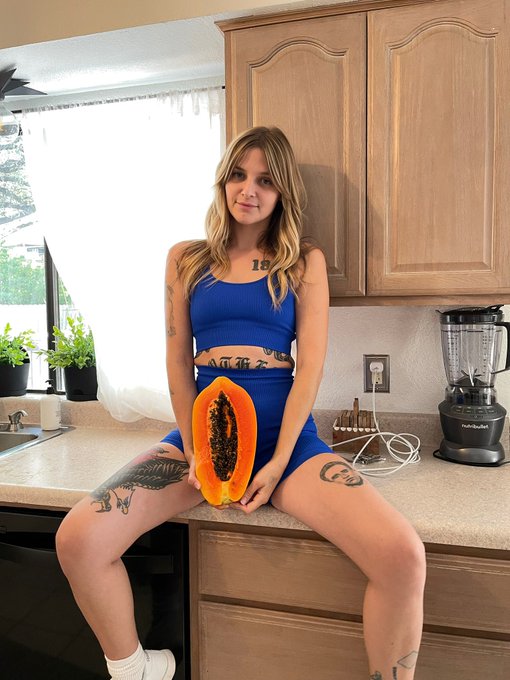 Taste my papaya https://t.co/arX9G2DpM5<a href="/tag/thong"class="tags"><span>#thong</span></a><a href="/tag/cameltoe"class="tags"><span>#cameltoe</span></a><a href="/tag/hairywomen"class="tags"><span>#hairywomen</span></a><a href="/tag/hairygirls"class="tags"><span>#hairygirls</span></a><a href="/tag/onlyfans"class="tags"><span>#onlyfans</span></a>