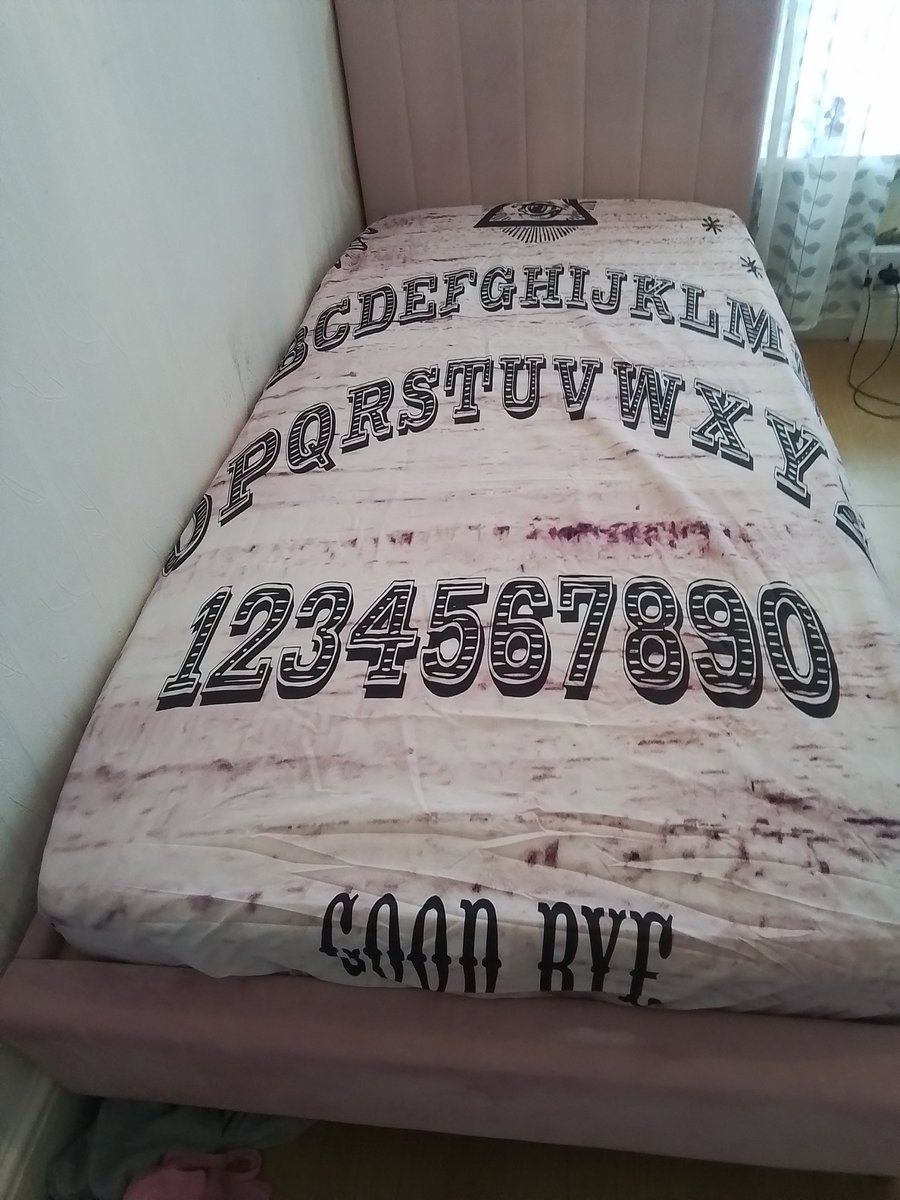 My new bed sheet 🖤👻