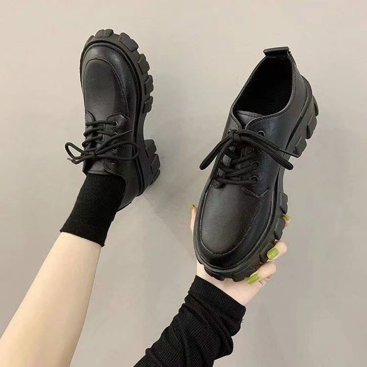 pruffdesu's tweet photo. ส่งต่อรองเท้าบูทแบบในรูป สีดำด้าน ใส่ 1-2 ครั้ง ไม่มีตำหนิ size 39-40 ปล่อย 230 รวมส่งค่ะ ทักมาขอดูรูปเพิ่มเติมได้ค่า #รองเท้ามือสอง #รองเท้ามือสองของแท้ #ส่งต่อรองเท้า #ส่งต่อรองเท้ามือสอง #ส่งต่อเสื้อผ้า #เสื้อผ้ามือ2 #รองเท้ามือ2 #ส่งต่อเสื้อผ��ามือสองราคาถูก #เสื้อผ้าy2k https://t.co/bhW1PJecsA