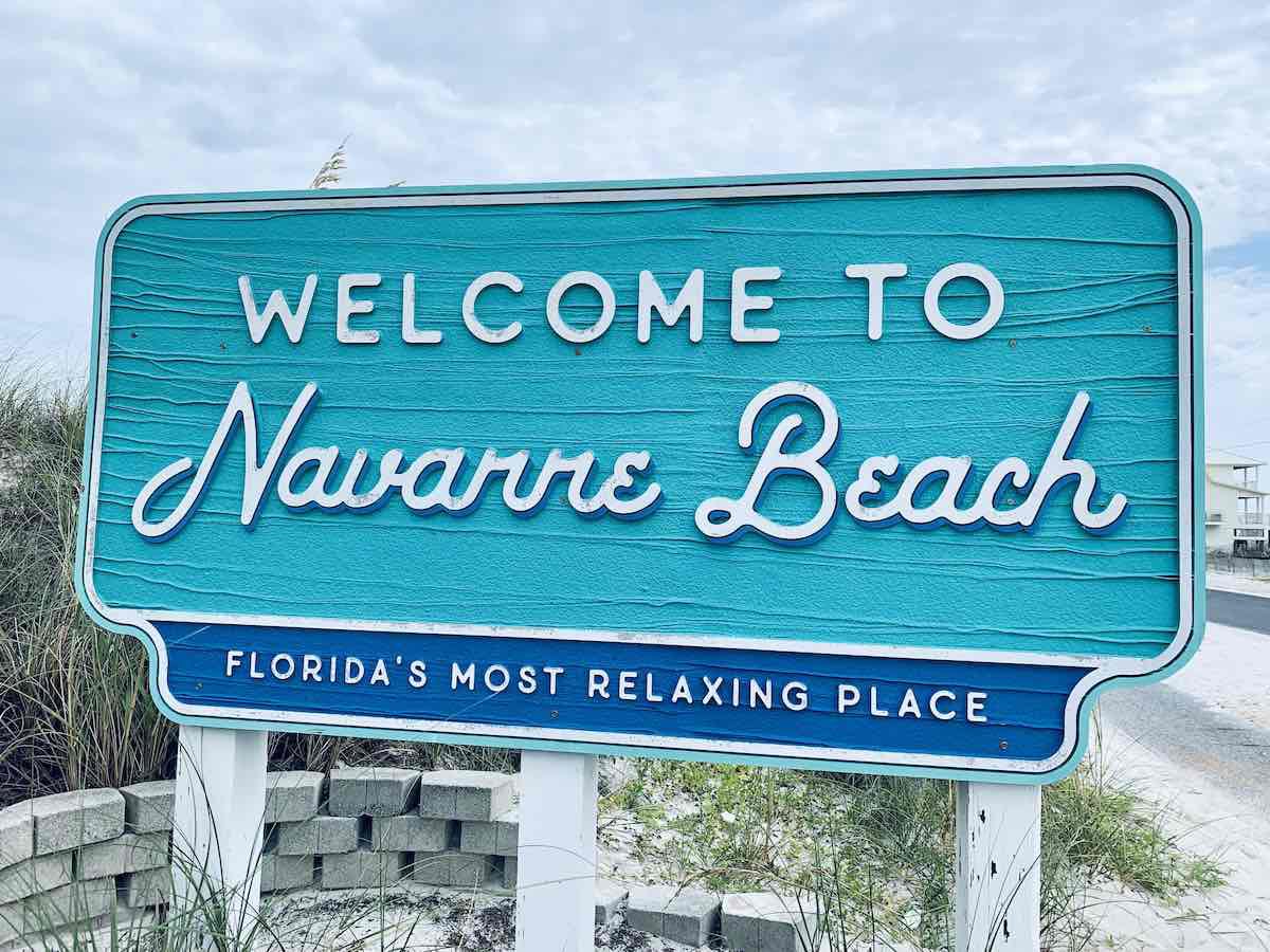NHSRaidersFB's tweet photo. Don’t miss @IrishBill63’s Twist on Sports tonight at 8pm CST at https://t.co/Gee4u1MP3I or Irish Bill’s Sports Live on YouTube🎙️broadcasting from one of our Amazing #Platinum sponsors—Culver’s of Navarre!!
#OneNavarreExcellence #WelcomeToDelicious🍔 https://t.co/4bkXPbwKYf
