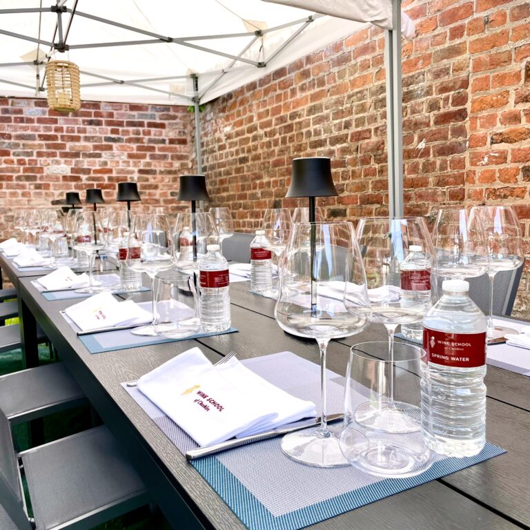 TasteCheshire's tweet photo. Explore the World of wine with Oswestry’s Momentum Wines at @wineschcheshire 
Look forward to an exciting mix of wine styles, colours and flavours from around the world from some top producers who Momentum represent. 
7.00pm, Thursday 7/9/23
BOOK NOW  https://t.co/Np51ZB0KCO https://t.co/4dU2Q1Vo2W