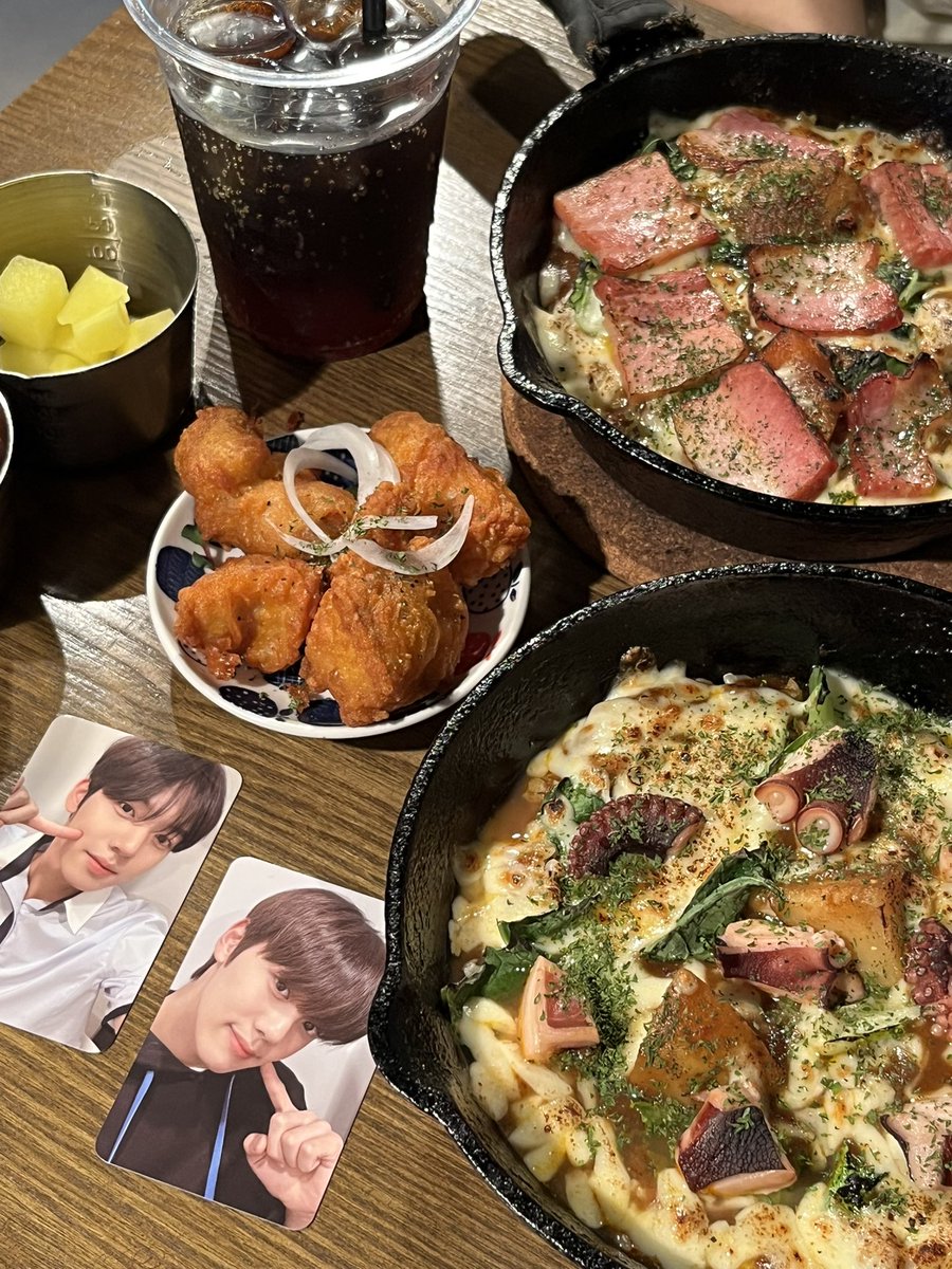 📍홍대 비스트로큐슈

카레먹고싶어지면 무조건가는집..
유진짱 규빈짱 만남이 너무 잦네요 ㅇㅇ

#규비니랑_와규와규
#유진아복숭아는에피타이저구요