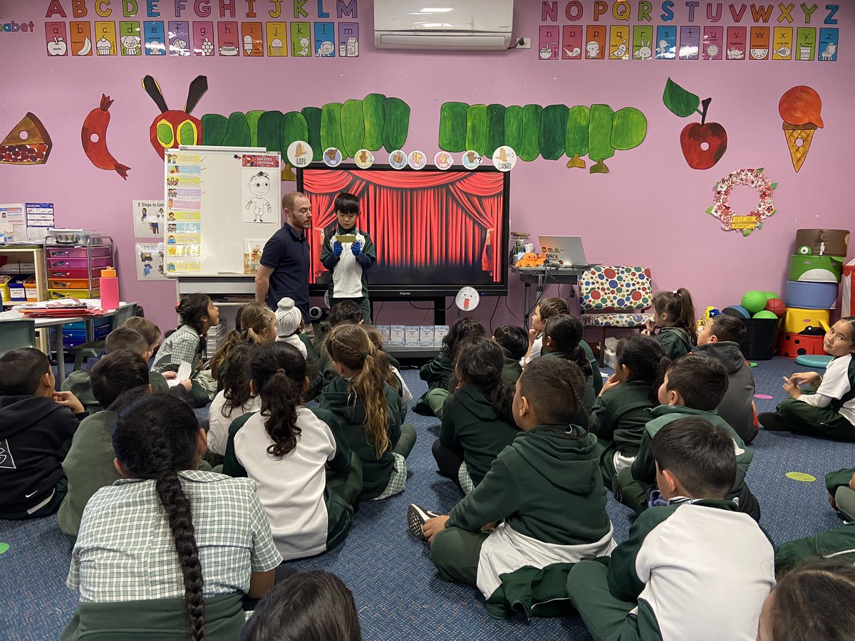 melindateaches1's tweet photo. Nurturing talented and keen public speakers from Kindergarten! This week we had our K-6 public speaking competition. So proud of all our students, the quality of their speeches and the fact that they tried their very best! @IngleburnPs https://t.co/5CxLtQ9yhp