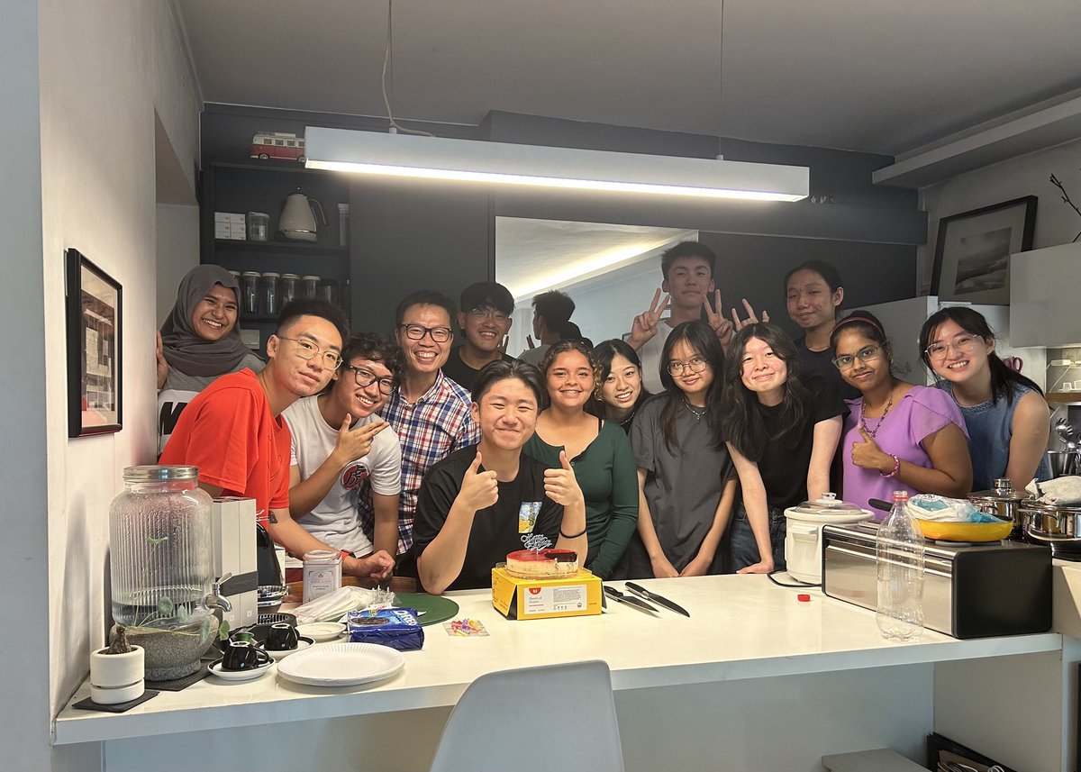 kyjmarcus's tweet photo. To 1.5 years of DARCH 01. Whatta solid bunch! https://t.co/JmLPC8Jrzw