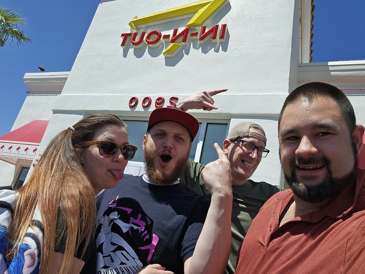 TavernBrawlers2's tweet photo. @fabtcg US Nats Las Vegas
Best part of any card game, is meeting new people, old friends, and incredible community to create new memories together! Thank you everyone for an incredible weekend!
#Tavernbrawlers #FleshandBloodTCG #FabNats #fabcommunity https://t.co/RHCZPmk2ek