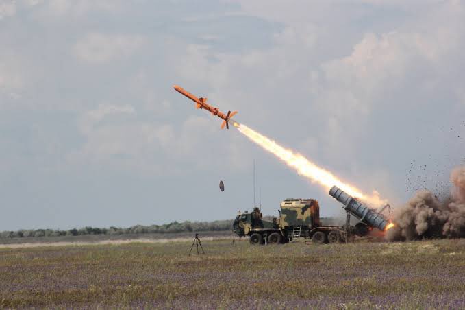 black61447's tweet photo. #Russian MoD claims it intercepted Ukrainian Neptune anti-ship missile for the first time. https://t.co/F7j72GT0Aa