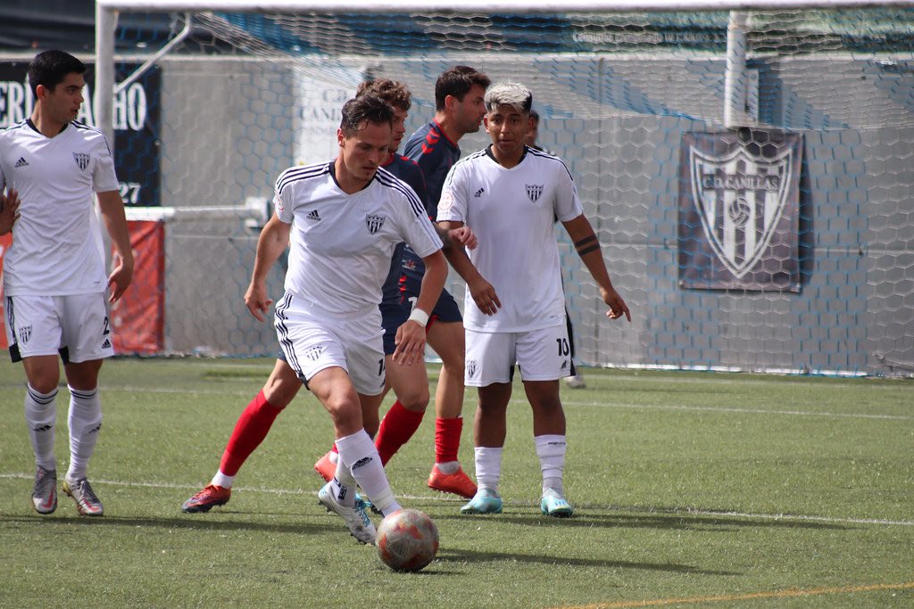 Nunca hubiese imaginado estar en esta situación, pero tras meses negociando con un club de 1ªDiv de Mexico y a falta de firmar el contrato, han dejado de responder, y me veo sin equipo a estas alturas de verano…

Agradezco difusión x si hay alguna vacante en algún club🙏🏻

[1/2]