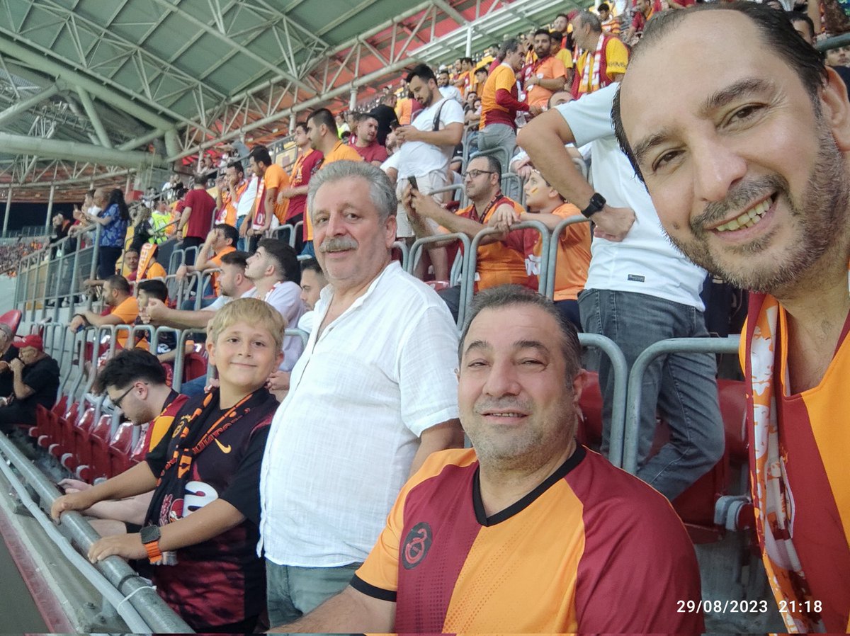 Aslanlar her zaman ki yerinde