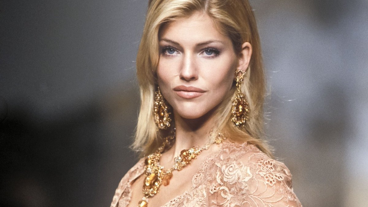 TriciaHelferNet's tweet photo. Runway Show &amp; Other Modeling Additions 🔗 https://t.co/iXILI4nKXB @trutriciahelfer https://t.co/fYFX0YZQZD