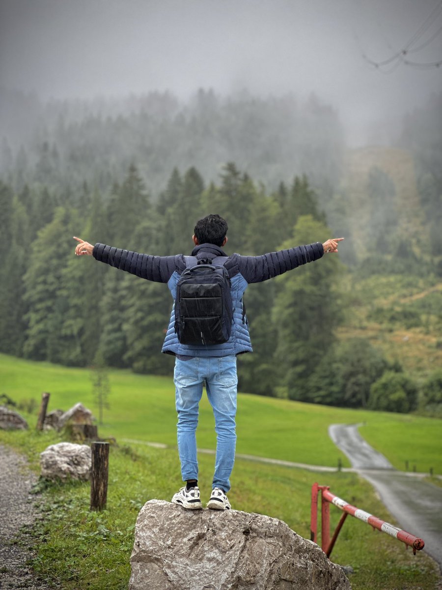 ParmarVinesh7's tweet photo. Travelling to the mountains ๐ป is like coming home!
#MountainMagic #PeakAdventures #NatureNirvana #MountainMajesty #SummitViews #Wanderlust #HikingHighs #MountainSerenity #ExploreTheOutdoors #IntoTheWild #EpicLandscapes
#NatureLovers #TravelGoals #PanoramicBeauty #MountainLife https://t.co/rPb2rg5xiL