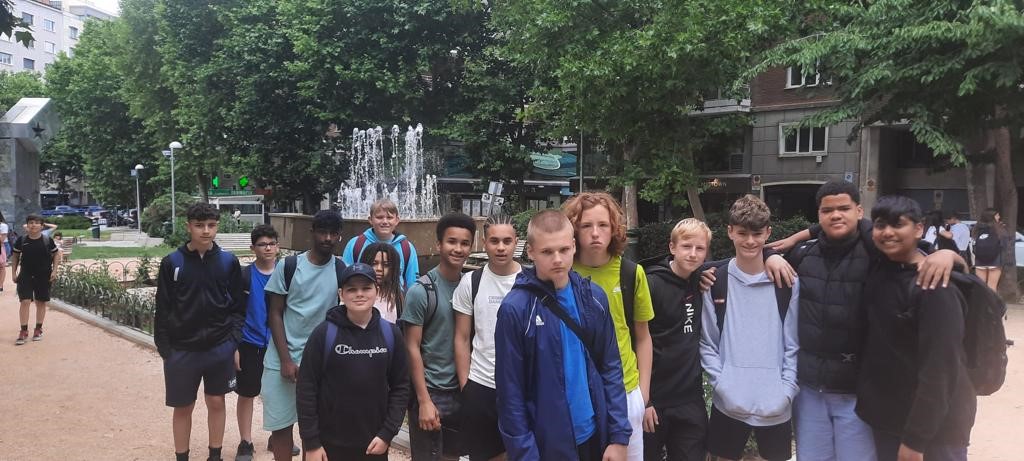 angloeuropean73's tweet photo. ✈️ Flashback to our Madrid Visit 🏛️
Let's transport ourselves back to June when our Year 8 & 9 students went to Madrid – these exchange visits ignite a passion for exploration and foster a deep understanding of different cultures!
#AngloFamily #Studentvisits #Makingmemories https://t.co/8qPYis6gcN