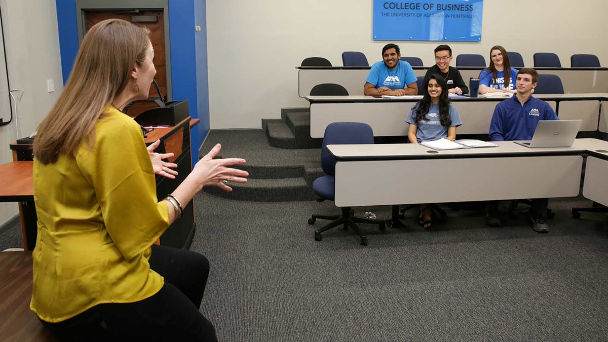 A hot topic for many right now is the use of Artificial Intelligence (AI). The @UAHuntsville Chargers are recognizing the potential benefits of its use in the classroom. Learn how they plan to use it here: ow.ly/VYUP50PF1az