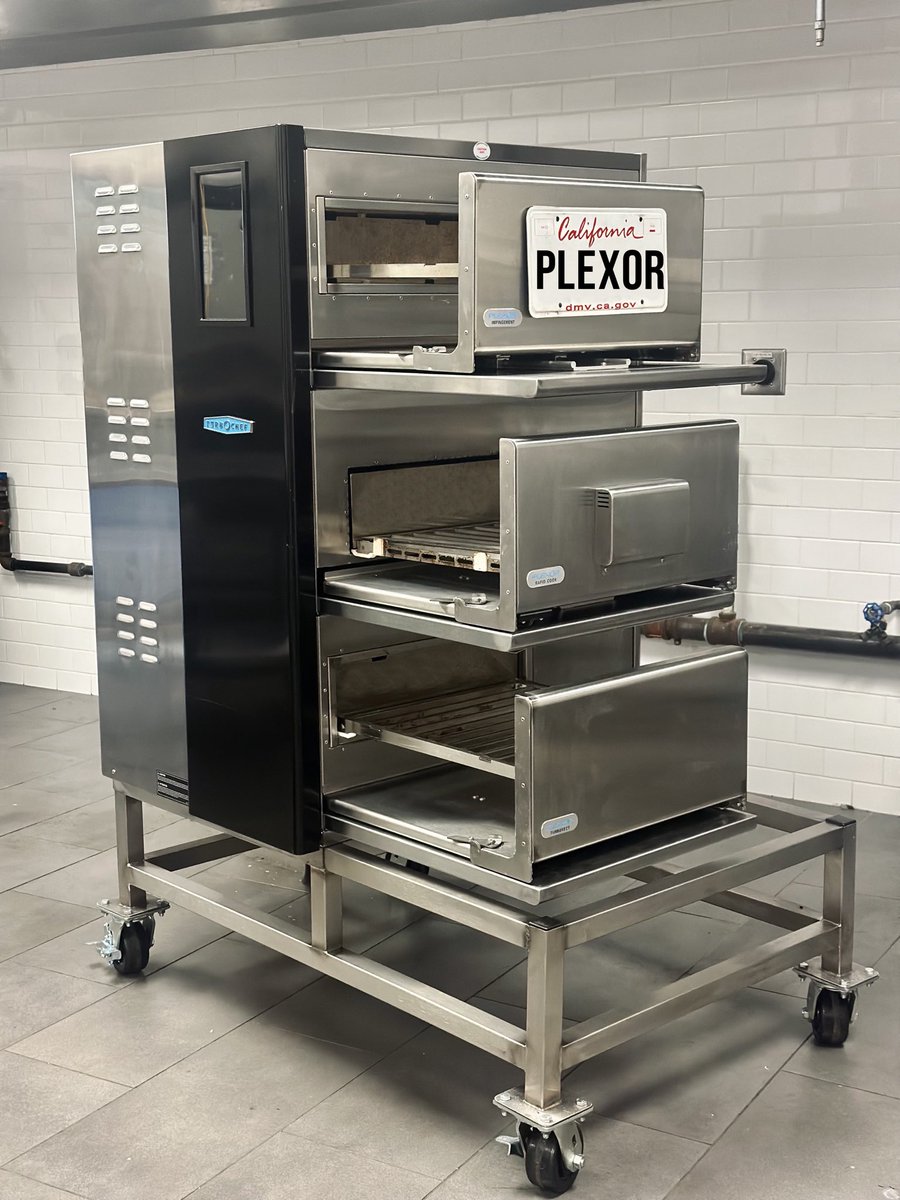 TurboChef2025's tweet image. California Dreamin’ this week 😎🌊
 
#PLEXOR #turbochef #middleby #cook #fun #chef #food #california #roadshow