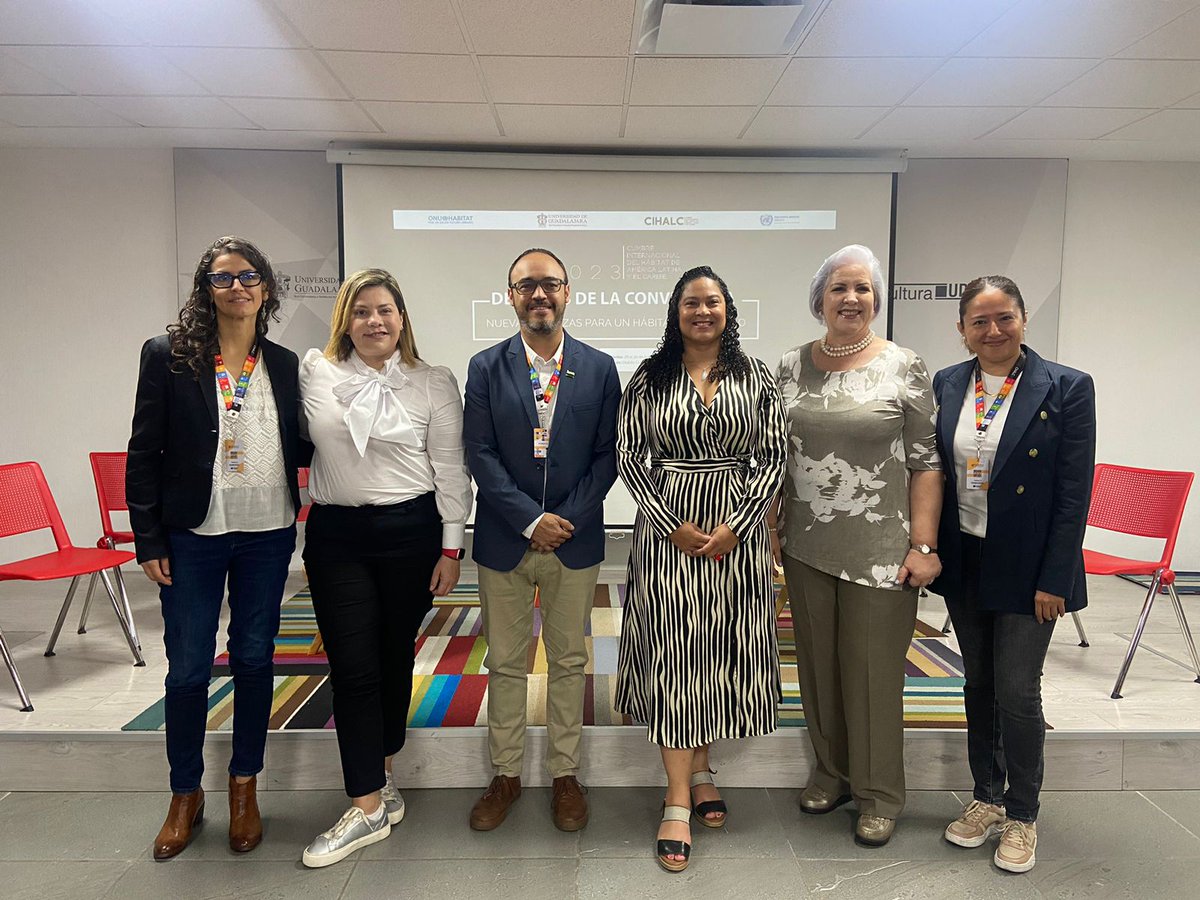 habitatbogota's tweet image. #AEstaHora nuestra secretaria @nadyamrangel participa de la #CIHALC2023 con el panel &quot;Mejores prácticas para acelerar la transformación de la vivienda y el hábitat&quot;. 🌐

En este espacio se busca exponer cómo en @Bogota garantizamos la sostenibilidad de nuestros programas.