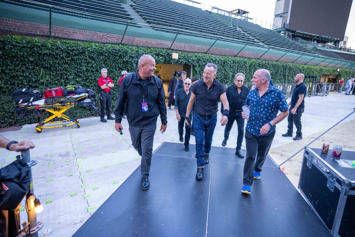 springsteen's tweet photo. Chicago. August, 2023. 📸: Rob DeMartin https://t.co/msGT6TlGXK