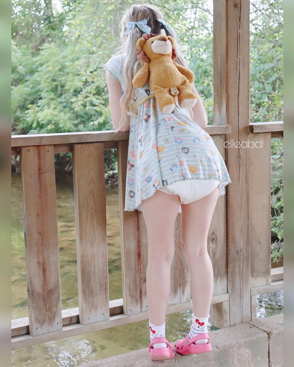 Park adventures with daddy♡🐛🧃

harness: <a href="/LilComforts/">Lil Comforts</a> 🦁