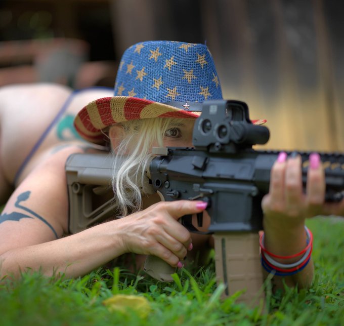 Happy Tuesday! ❤️🇺🇸 https://t.co/GuFYMwhQnX<a href="/tag/rocknroll"class="tags"><span>#rocknroll</span></a>