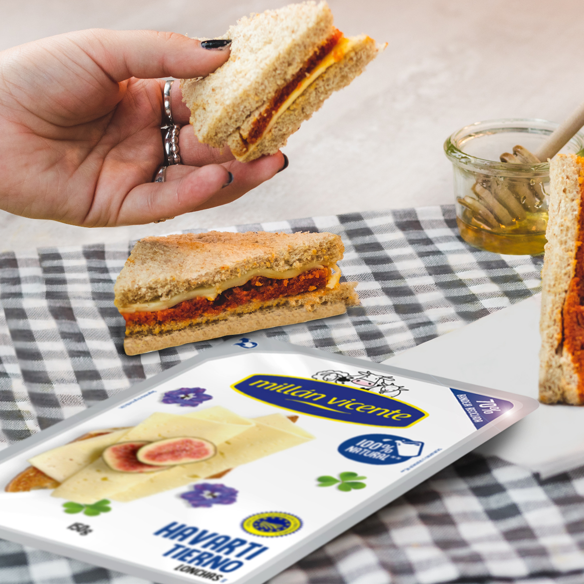 ¿Eres más de dulce o salado? Con este sándwich de Havarti tierno Millán Vicente, sobrasada y miel, solo tendrás que elegir el cuándo. 😇

¿Desayuno, almuerzo o merienda? Te leemos en comentarios. 👇