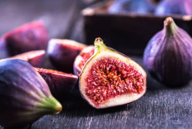 frank_uriah's tweet photo. 9. Figs
The amino acids (plant compounds) in figs act as aphrodisiacs, as the building blocks of proteins, amino acids support the production of sex hormones necessary for reproduction. The amino acids found in figs are also known to enhance stamina as well." https://t.co/3MCewzrmL4