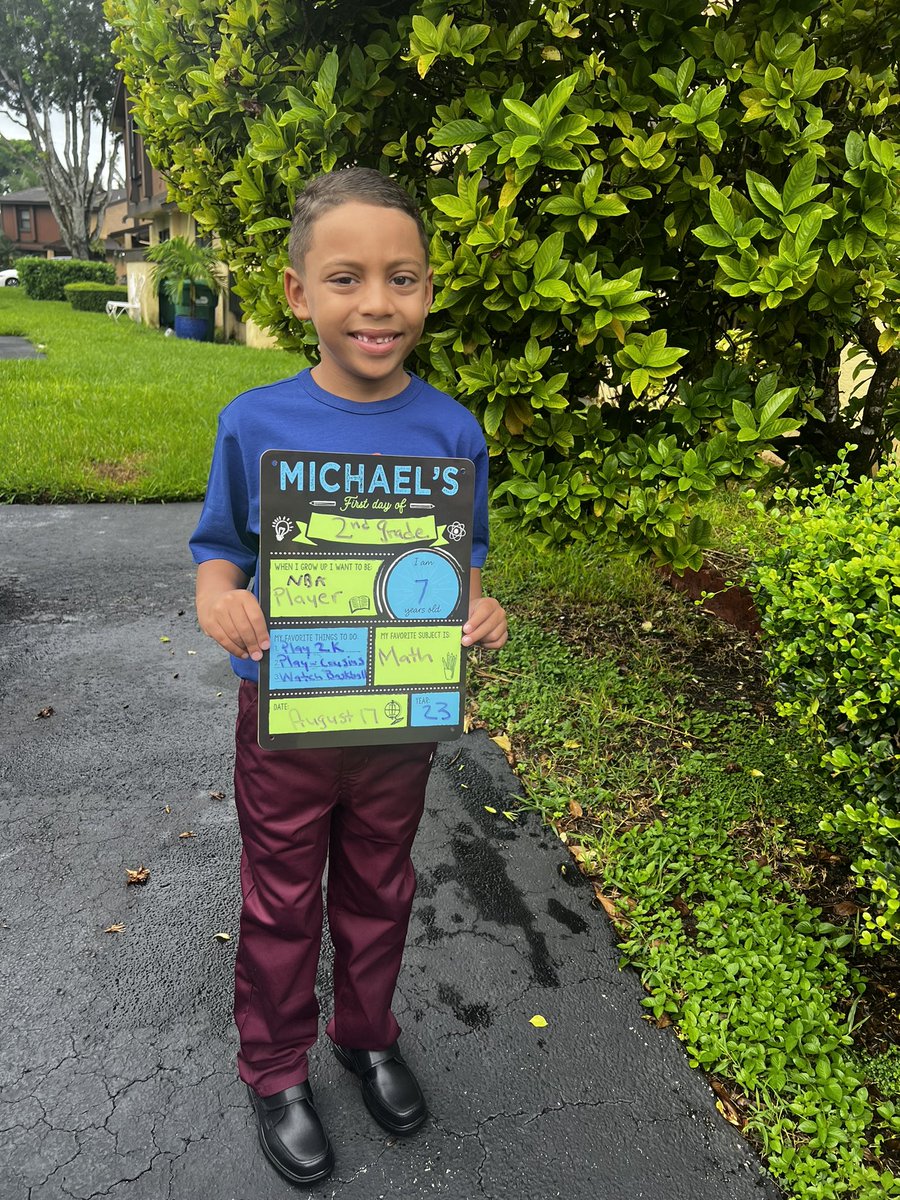 CoachMikeyG's tweet photo. The days are long, but the years are short. 
My babies are growing way too fast‼️ 

#Back2School #2ndGrade #Kindergarten #MJ #EmmaMichelle #ForeverMyBabies #Gsquad #Blessed #GottaLOVEit https://t.co/BdtbLv1Jxs