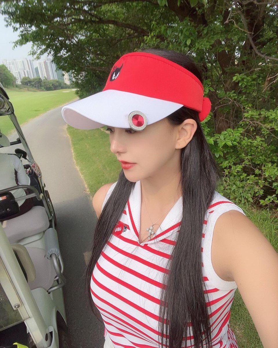 GoodMorningEL's tweet photo. ⛳️ When you yourself have chosen to live differently, why should you care if others see you in a different light. --Doris Lessing
#golf #golfporn #golfday #lovegolf #volkswagengolf #golfcoach #golfshot #golfchannel   #golfstyle #golfisfun #golflifestyle #golfdigest  #golflife https://t.co/rNhdqvGHNv