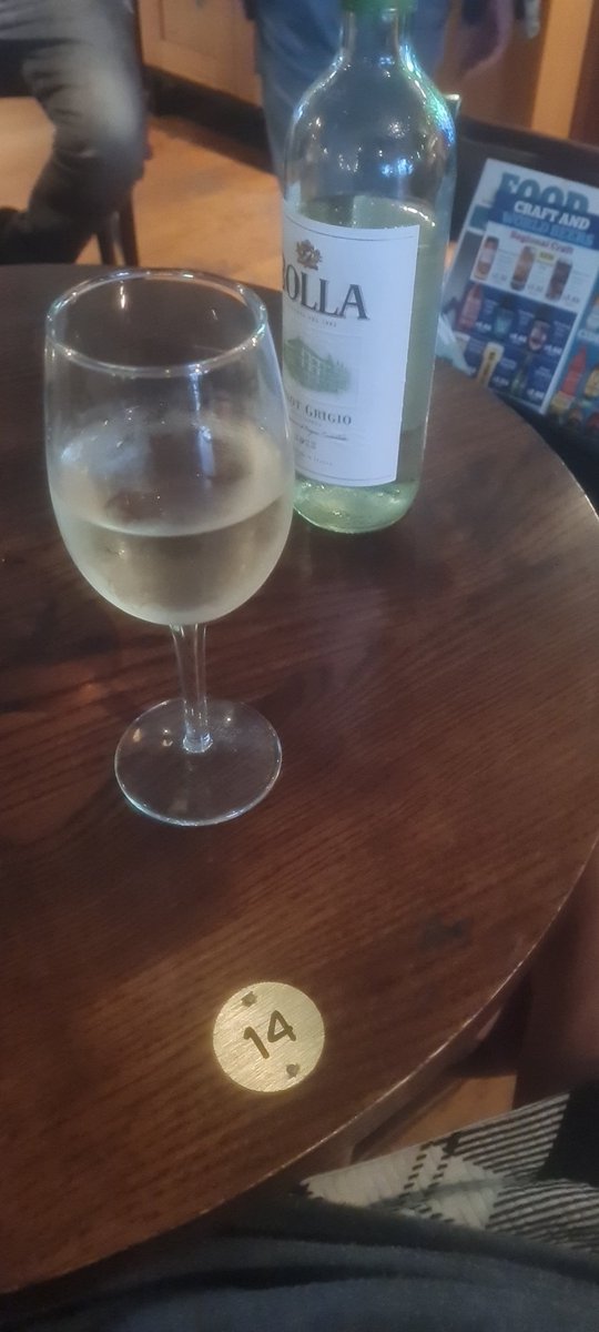 cece_afc's tweet photo. 🍷🍷🍷🍷 https://t.co/nLGNqySlfx