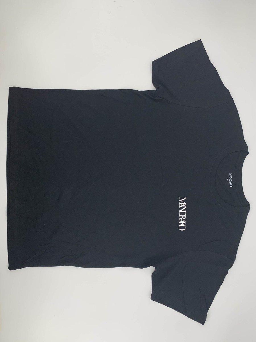 Tackionic's tweet photo. I’m a Chicago clothing designer who just launched his clothing brand Mandrako. Shirts are on hand and good for pickup or dropoff. Price is $25 for a shirt and sizes are from S-L 
#sba #BlackOwned #ClothingBrand #clothes #angelinvestorswanted #xyzbca #Chicago #SmallBusiness https://t.co/dASejjlwJB