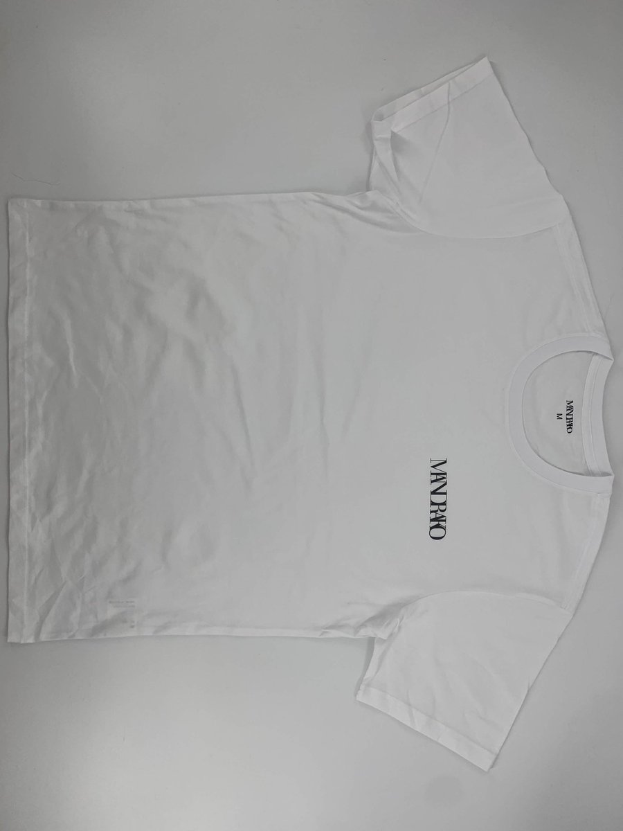 Tackionic's tweet photo. I’m a Chicago clothing designer who just launched his clothing brand Mandrako. Shirts are on hand and good for pickup or dropoff. Price is $25 for a shirt and sizes are from S-L 
#sba #BlackOwned #ClothingBrand #clothes #angelinvestorswanted #xyzbca #Chicago #SmallBusiness https://t.co/dASejjlwJB