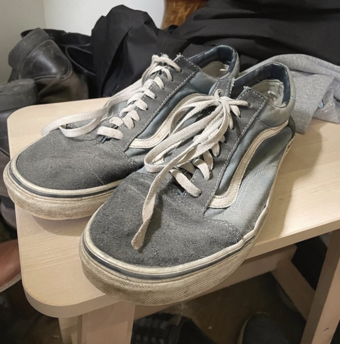 Norfolk_Master's tweet photo. Attention π¨
Selling my well-worn, sweaty, stinking blue and grey UK Size 10 Vans trainers. DM me if youβre interested. ππ
#Vanstrainers #Shoefetish #Feet #Foot #Footfetish #Footworship #Sneakers #Vans #Sweatyshoes #Stinkyshoes https://t.co/9kJEhzUF1M