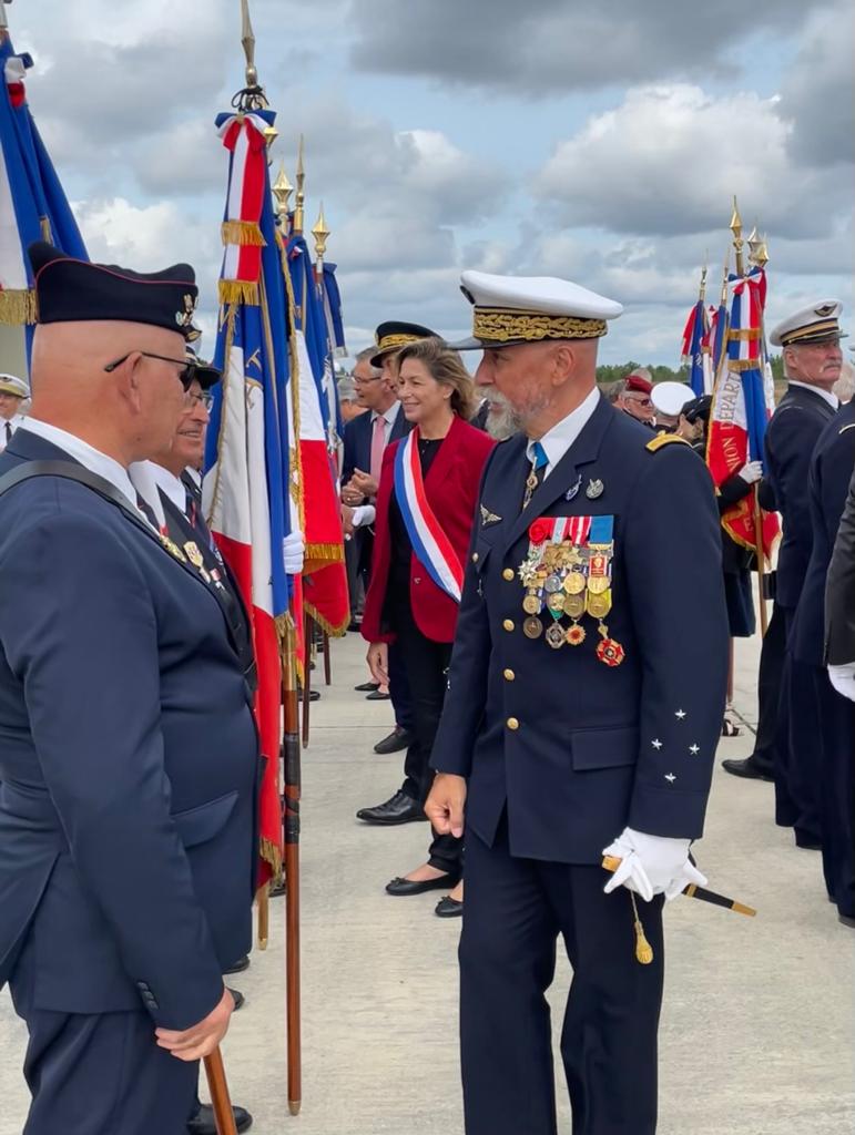 n_delattre's tweet photo. 🛩️🇫🇷 Prise de commandement de la #BA120 par le Col. P. CHARRIER. Minute de silence et discours émouvant du Gén. L. LHERBETTE, Commandant des forces aériennes, en mémoire du militaire tué cette nuit en Irak. Admiration pour celles et ceux qui se projettent loin pour nous protéger. https://t.co/kGxYNY6RXk