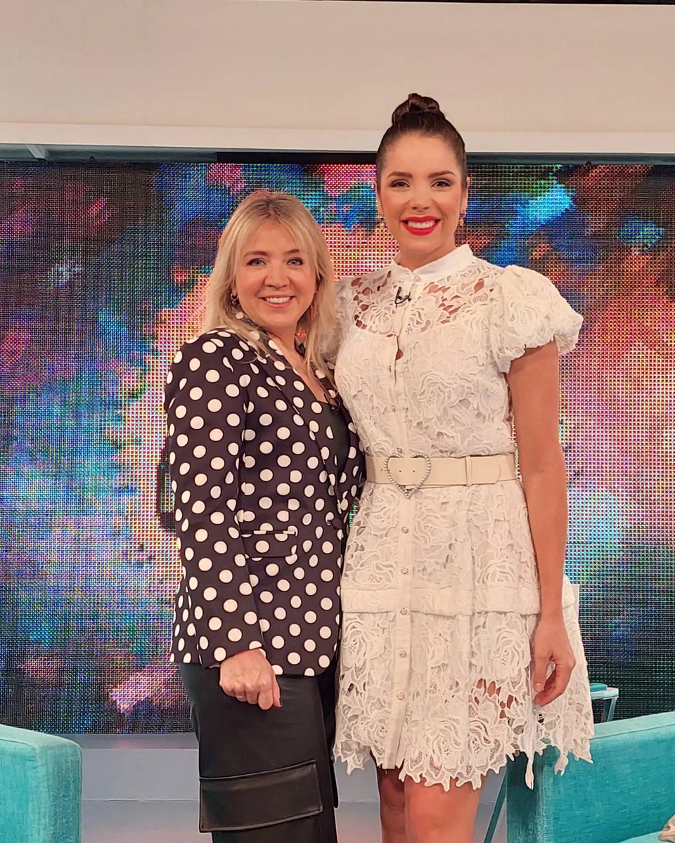 En esta oportunidad, nuestra <a href="/charylchacon/">Charyl Chacon</a> recibió en el estudio de <a href="/gentecomounotv/">gente como uno</a> a personas que tienen historias que inspiran, dignas de contar 😍 

El músico y beatboxer <a href="/jhoabeat/">jhoabeat</a> 

La oradora especialista en motivación <a href="/janethojeda/">Carol janeth ojeda</a>  

También @suniland_extremepark