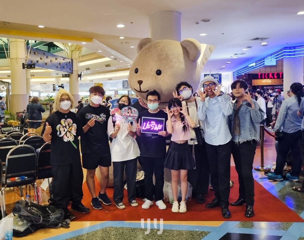 AliceyTHFC's tweet photo. (🚨🔴) -CGM48- Pop-up Live On Tour Special #SanseiKawaiiTH #ParimaGRADUATION
รูปรวมแฟนคลับหลังจบ 𝑷𝑨𝑹𝑰𝑴𝑨 𝑮𝑹𝑨𝑫𝑼𝑨𝑻𝑰𝑶𝑵 𝑬𝑽𝑬𝑵𝑻 เมื่อวันที่ 29 สิงหาคม 2566 💗🌸
ขอบคุณทุกคน ๆที่มาหาปะริมะนะคะ💐
♡̶🪞✱⊹👗・῾ ᵎ
#ParimaCGM48 #ParimaChutipapha #ParimaStyle #CGM48 https://t.co/SSKK5QQdVQ