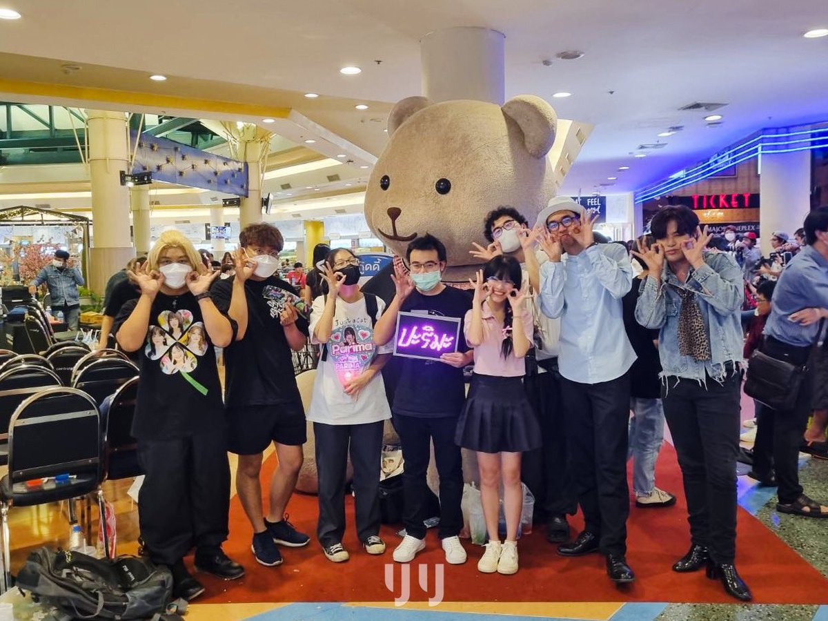AliceyTHFC's tweet photo. (🚨🔴) -CGM48- Pop-up Live On Tour Special #SanseiKawaiiTH #ParimaGRADUATION
รูปรวมแฟนคลับหลังจบ 𝑷𝑨𝑹𝑰𝑴𝑨 𝑮𝑹𝑨𝑫𝑼𝑨𝑻𝑰𝑶𝑵 𝑬𝑽𝑬𝑵𝑻 เมื่อวันที่ 29 สิงหาคม 2566 💗🌸
ขอบคุณทุกคน ๆที่มาหาปะริมะนะคะ💐
♡̶🪞✱⊹👗・῾ ᵎ
#ParimaCGM48 #ParimaChutipapha #ParimaStyle #CGM48 https://t.co/SSKK5QQdVQ