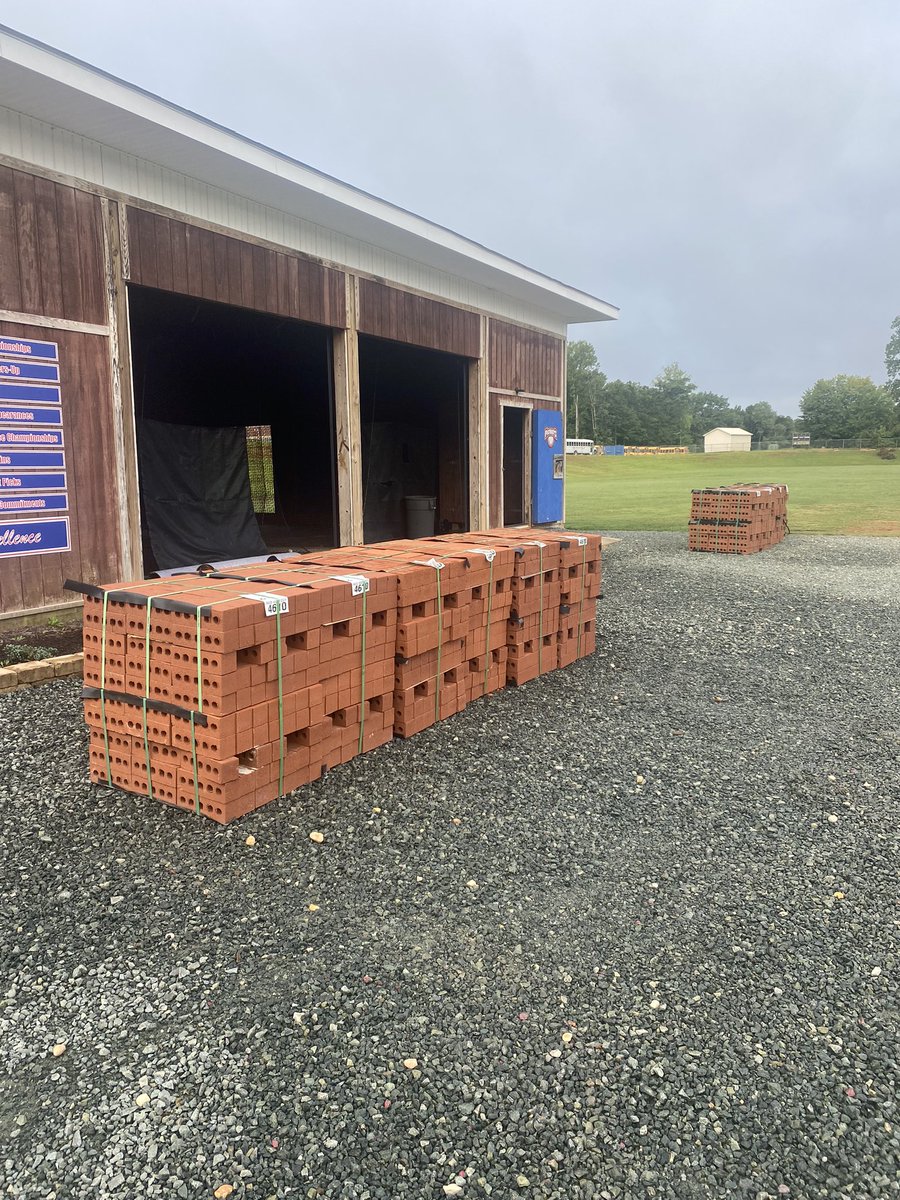 SAHS_Baseball1's tweet photo. Brick has been delivered!! New brick backstop project starting soon. #SAallday #alwaysupgrading https://t.co/KKWwXpOrS6