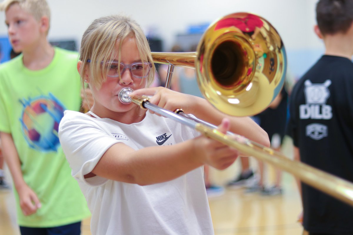 dbqschools's tweet photo. When students and staff start finding their rhythm, it's music to our ears! After seeing their success during the first full week of school, we know they'll be hitting the right notes all year long! #EisenhowerGenerals #HempsteadMustangs #DBQBackToSchool https://t.co/YPdn4eRMhw